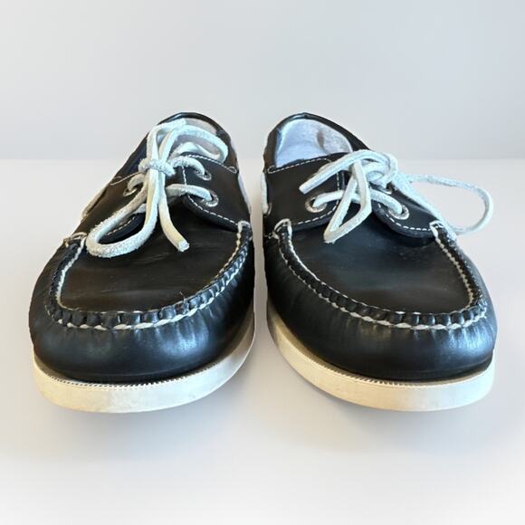 LL Bean Women’s 8.5 Signature Boat Shoes Navy With White Soles Leather - Picture 2 of 8